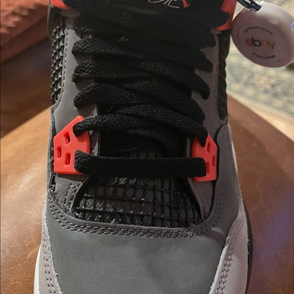 Jordan retro 3.  Dark Grey/Infared 23-black - Picture 2 of 3